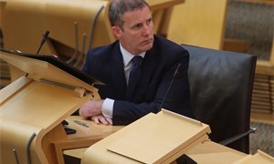Parliament reveals details of investigation into health secretary's £11,000 mobile bill