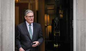 Starmer faces opposition to plan for digital ID