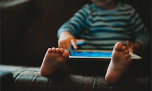 Scotland must act now on screen time for under-fives, says expert