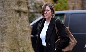 Jess Phillips slams government ‘inaction’ on online safety in resignation letter