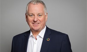 Jack McConnell joins Lisa Nandy’s team for ‘ambitious’ sports push