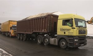 Driverless lorries to be on UK roads from next year, say UK ministers