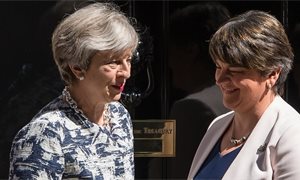 Threat to UK government after DUP rejects UK-Dublin 'deal' on Irish border