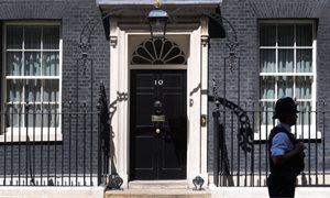 Theresa May meets Nicola Sturgeon and Carwyn Jones to break Brexit deadlock