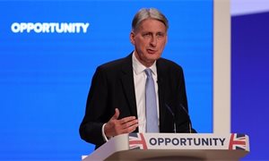 Philip Hammond 'could scrap promised income tax cuts to boost Universal Credit'