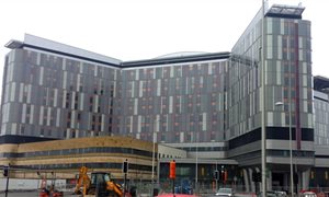 Glasgow super hospital building to be reviewed after deaths linked to pigeon droppings